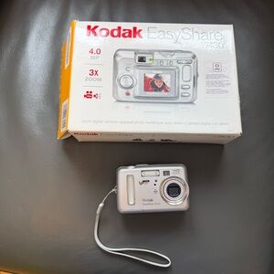 Kodak EasyShare Z740 Digital Camera - Silver and Red